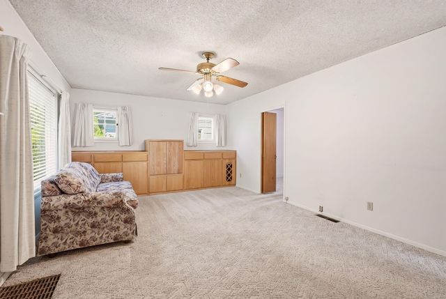 421 E Courtland Ave, Spokane, WA 99207
