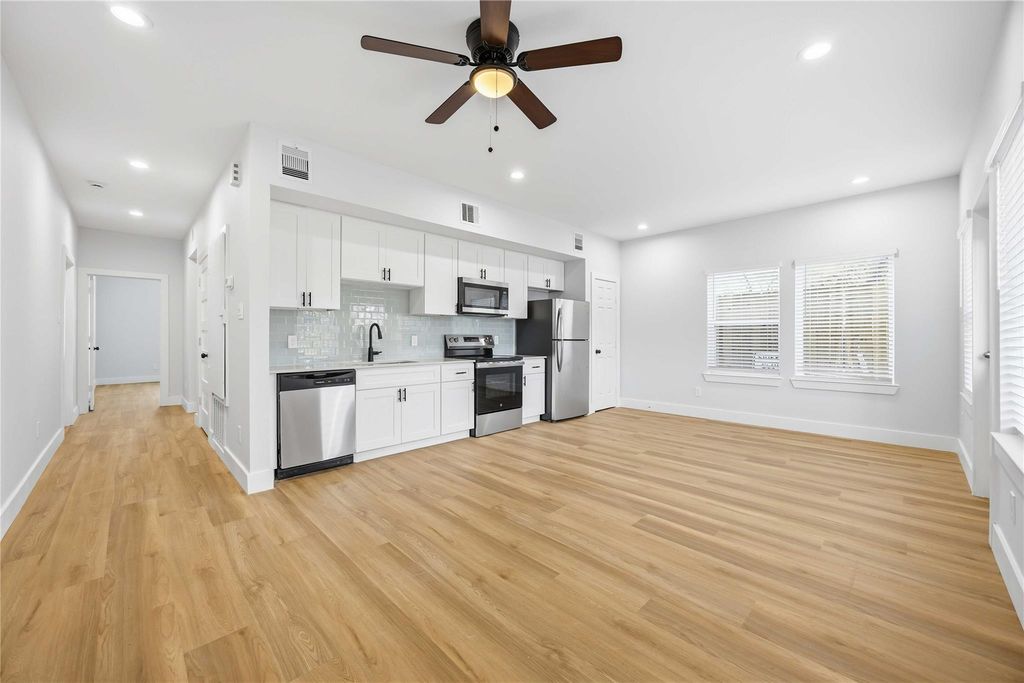 7625 De Priest Street A, Houston, TX 77088