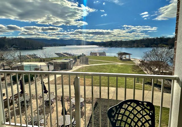 1217 Graves Harbor Trl # 117, Huddleston, VA 24104