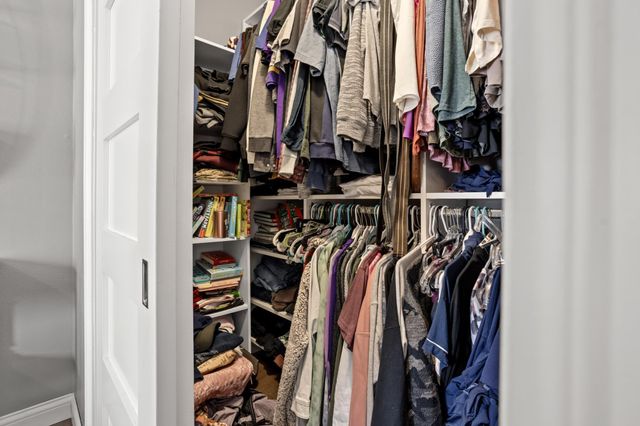 2390 58 Avenue S, Fargo, ND 58104