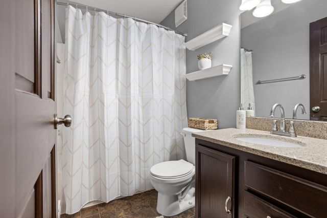 2390 58 Avenue S, Fargo, ND 58104