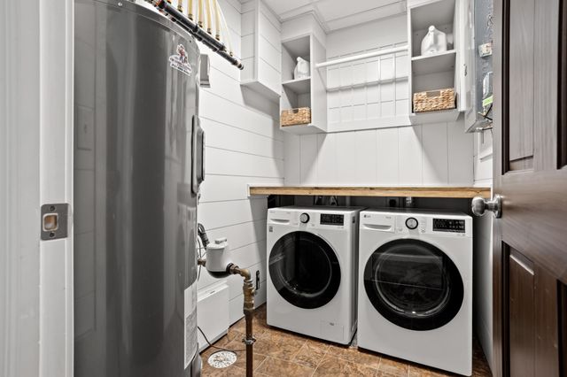 2390 58 Avenue S, Fargo, ND 58104