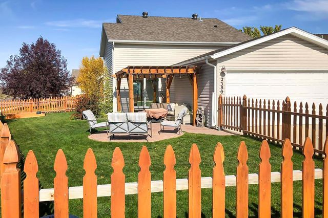 2390 58 Avenue S, Fargo, ND 58104