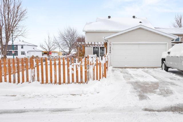 2390 58 Avenue S, Fargo, ND 58104