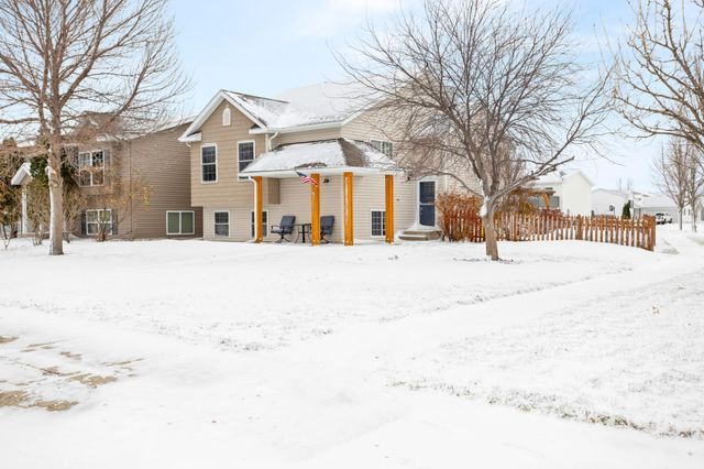 2390 58 Avenue S, Fargo, ND 58104