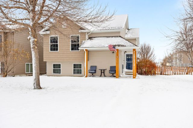 2390 58 Avenue S, Fargo, ND 58104