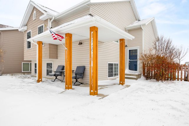 2390 58 Avenue S, Fargo, ND 58104