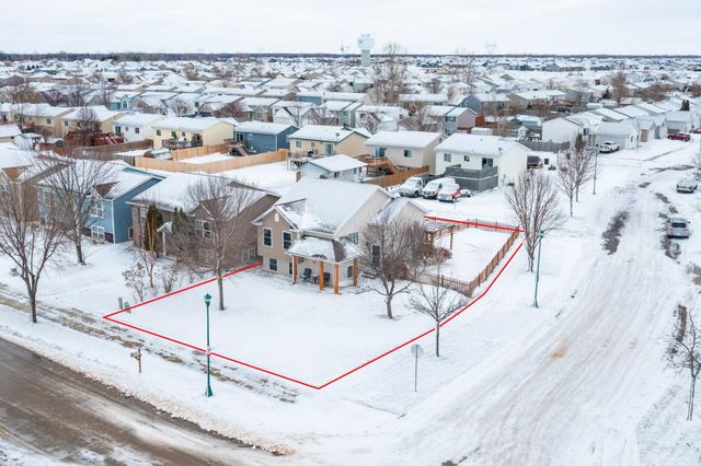 2390 58 Avenue S, Fargo, ND 58104