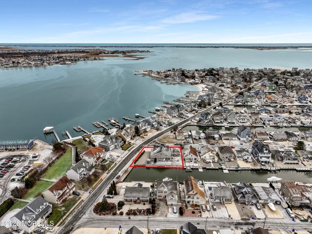 50 Neptune Road, Toms River, NJ 08753