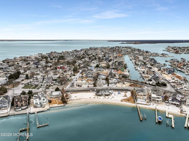 50 Neptune Road, Toms River, NJ 08753