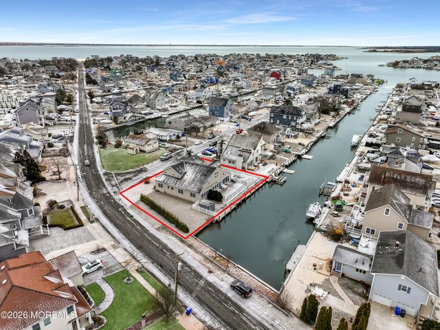 50 Neptune Road, Toms River, NJ 08753