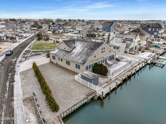 50 Neptune Road, Toms River, NJ 08753