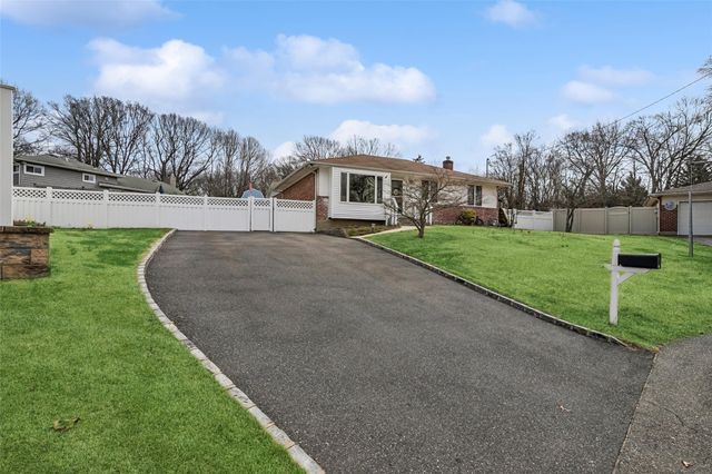 10 Bass Court, Huntington, NY 11743