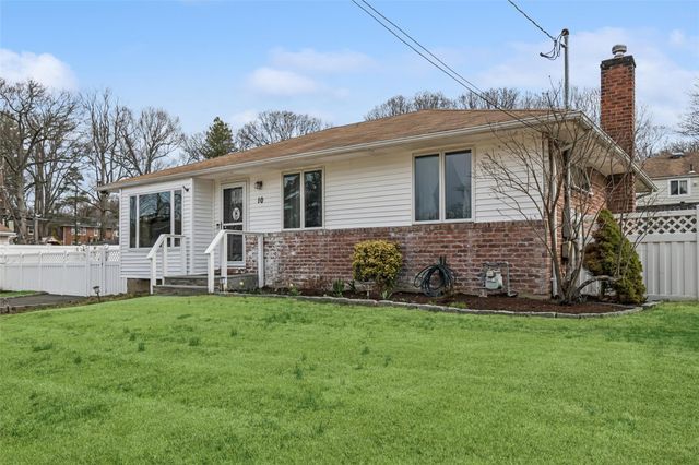 10 Bass Court, Huntington, NY 11743