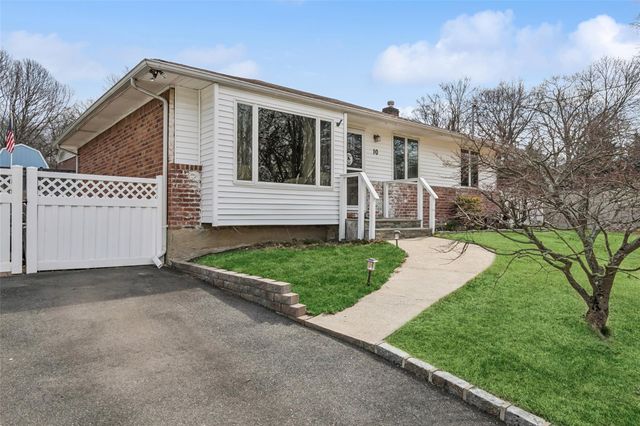 10 Bass Court, Huntington, NY 11743