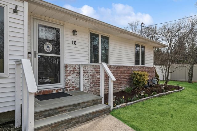 10 Bass Court, Huntington, NY 11743