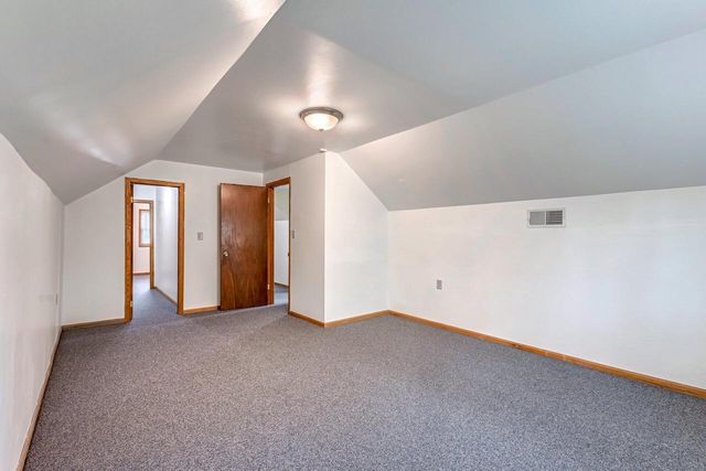 9335 W County Line ROAD #9325, Milwaukee, WI 53224
