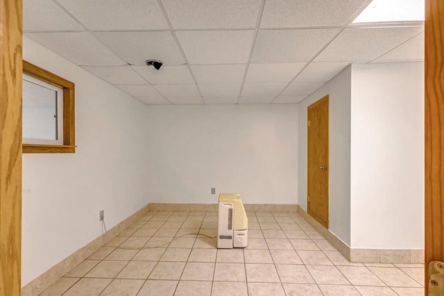 9335 W County Line ROAD #9325, Milwaukee, WI 53224
