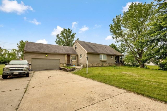 9335 W County Line ROAD #9325, Milwaukee, WI 53224