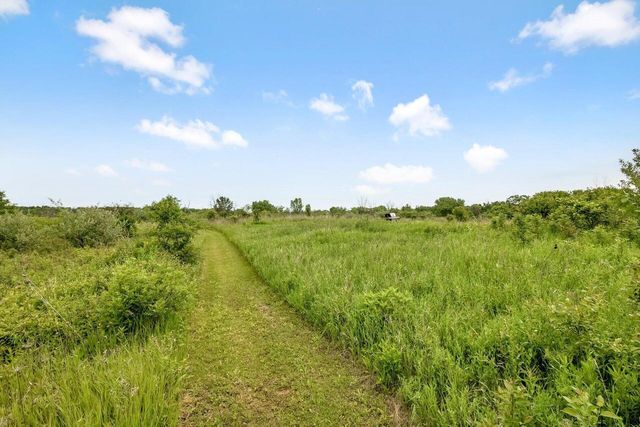 9335 W County Line ROAD #9325, Milwaukee, WI 53224