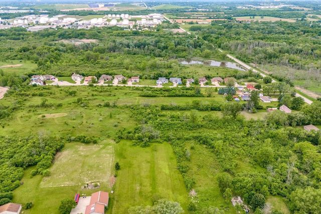 9335 W County Line ROAD #9325, Milwaukee, WI 53224