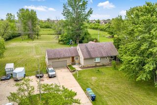 9335 W County Line ROAD #9325, Milwaukee, WI 53224