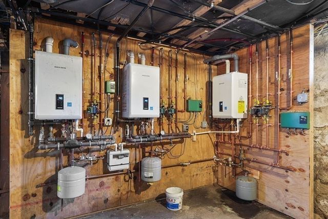 709 Second St, Fall River, MA 02721