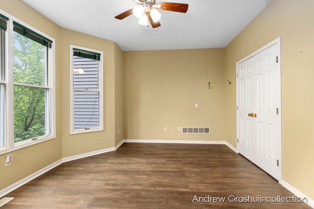 7326 Royal Ridge Se, Gaines Twp, MI 49316