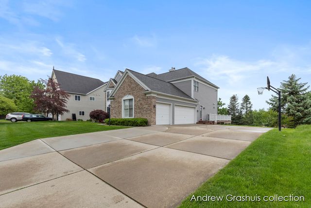 7326 Royal Ridge Se, Gaines Twp, MI 49316