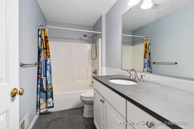 7326 Royal Ridge Se, Gaines Twp, MI 49316