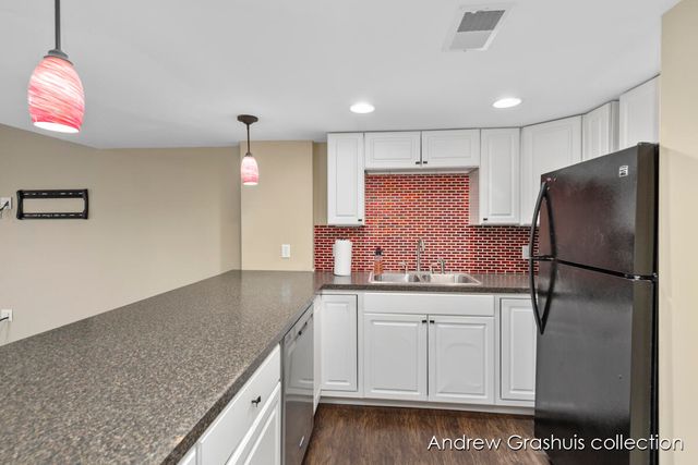 7326 Royal Ridge Se, Gaines Twp, MI 49316