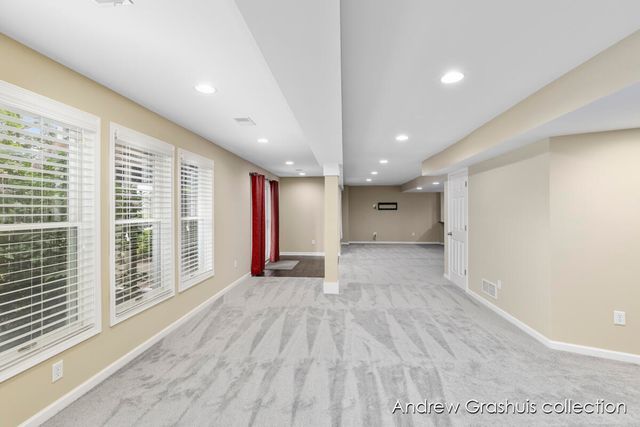 7326 Royal Ridge Se, Gaines Twp, MI 49316
