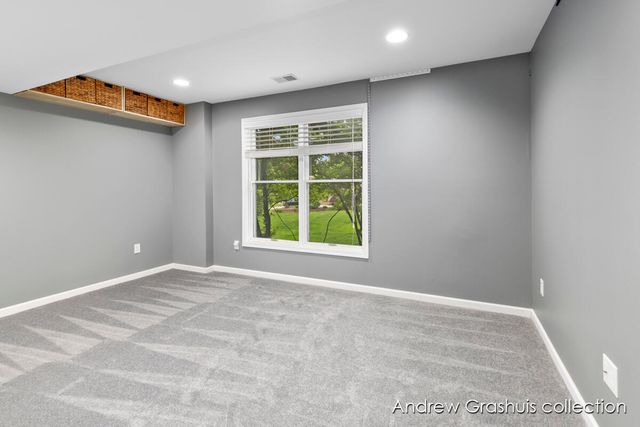 7326 Royal Ridge Se, Gaines Twp, MI 49316