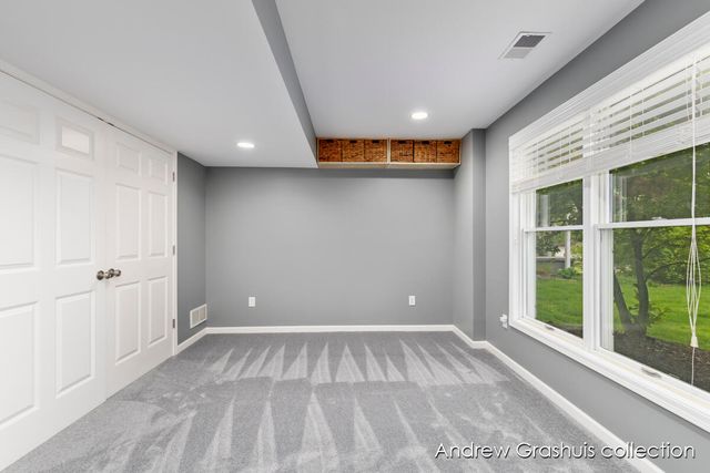 7326 Royal Ridge Se, Gaines Twp, MI 49316