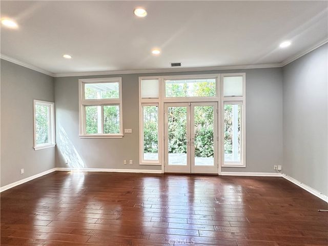 2649 N Parish, Burbank, CA 91504
