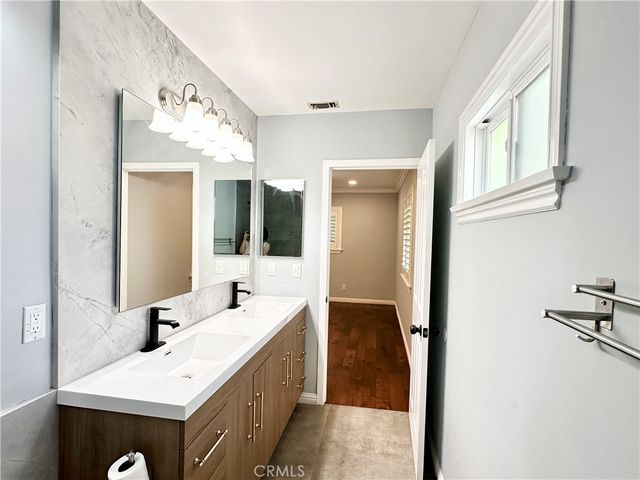 2649 N Parish, Burbank, CA 91504