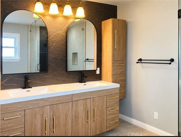 2649 N Parish, Burbank, CA 91504