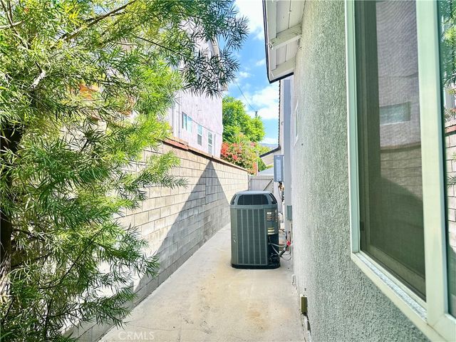 2649 N Parish, Burbank, CA 91504