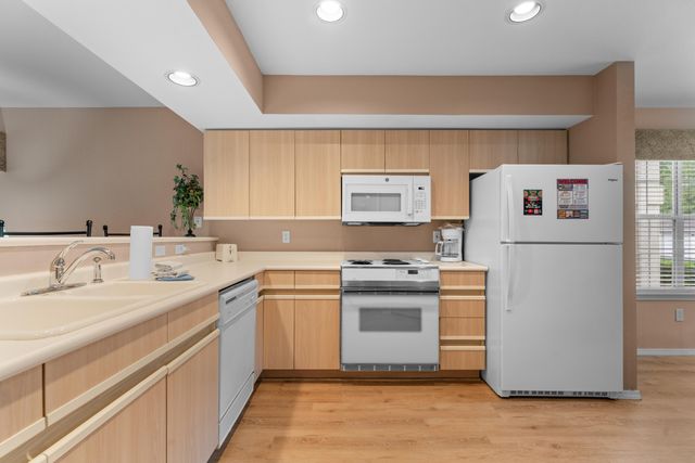351 S Wildwood Drive 8-4, Branson, MO 65616