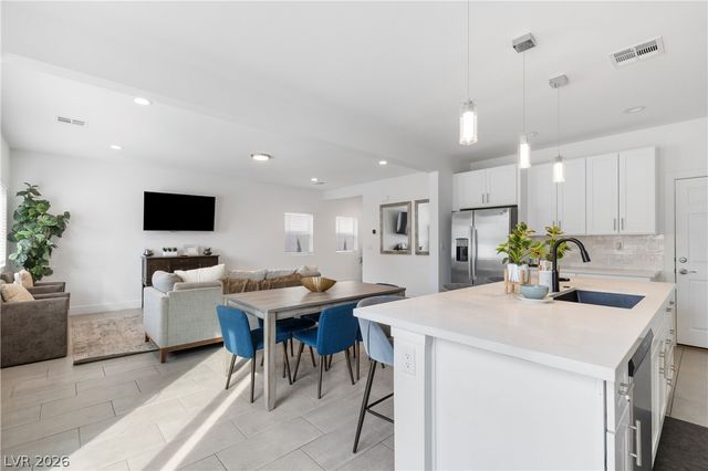 3915 Wesvan Court, Las Vegas, NV 89121