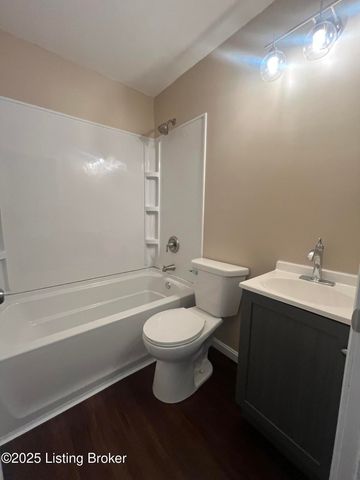 2407 Kings Cross Ct, Louisville, KY 40272