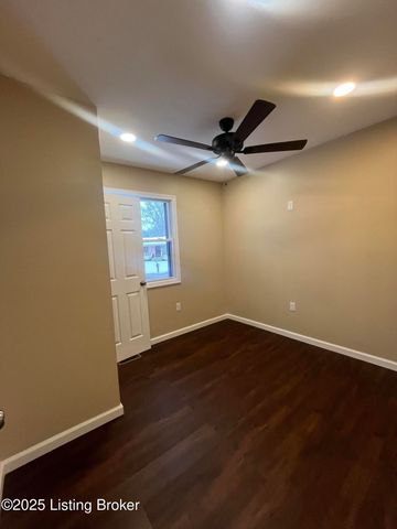 2407 Kings Cross Ct, Louisville, KY 40272