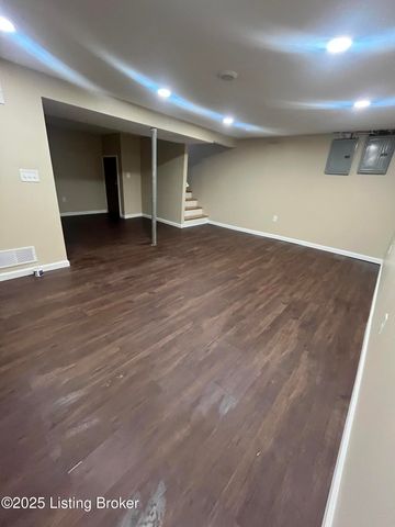 2407 Kings Cross Ct, Louisville, KY 40272