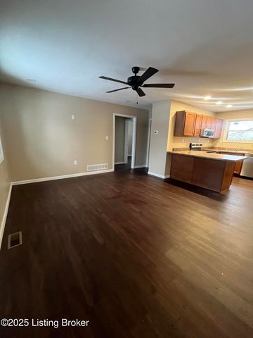 2407 Kings Cross Ct, Louisville, KY 40272
