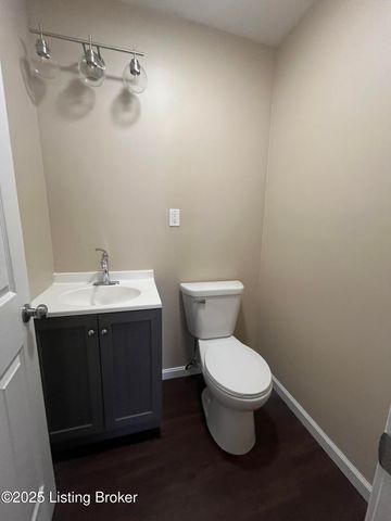 2407 Kings Cross Ct, Louisville, KY 40272