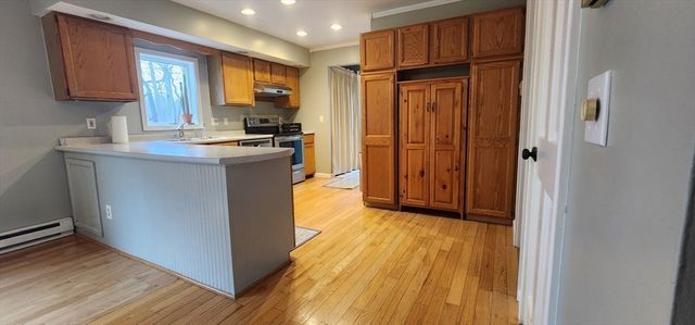 21 Hammond Street, Rowley, MA 01969