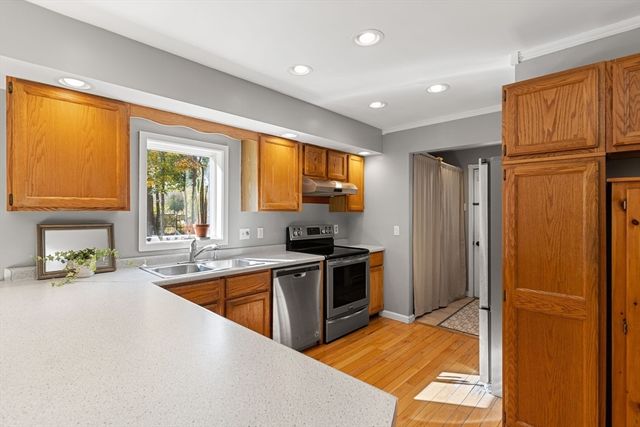 21 Hammond Street, Rowley, MA 01969