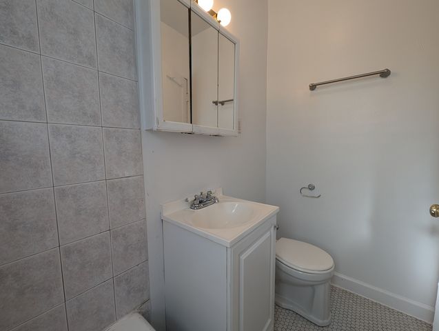 2706 N Spaulding Avenue 1FF, Chicago, IL 60647