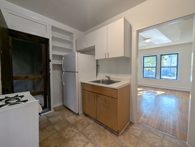 2706 N Spaulding Avenue 1FF, Chicago, IL 60647