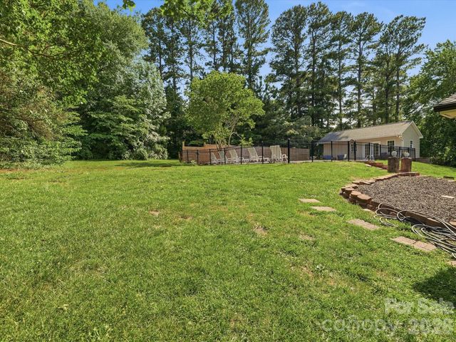 117 Club View Drive, Cherryville, NC 28021
